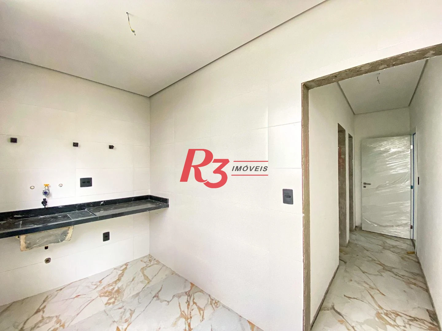 Sobrado com 3 dormitórios à venda, 300 m² por R$ 2.190.000,00 - Embaré - Santos/SP