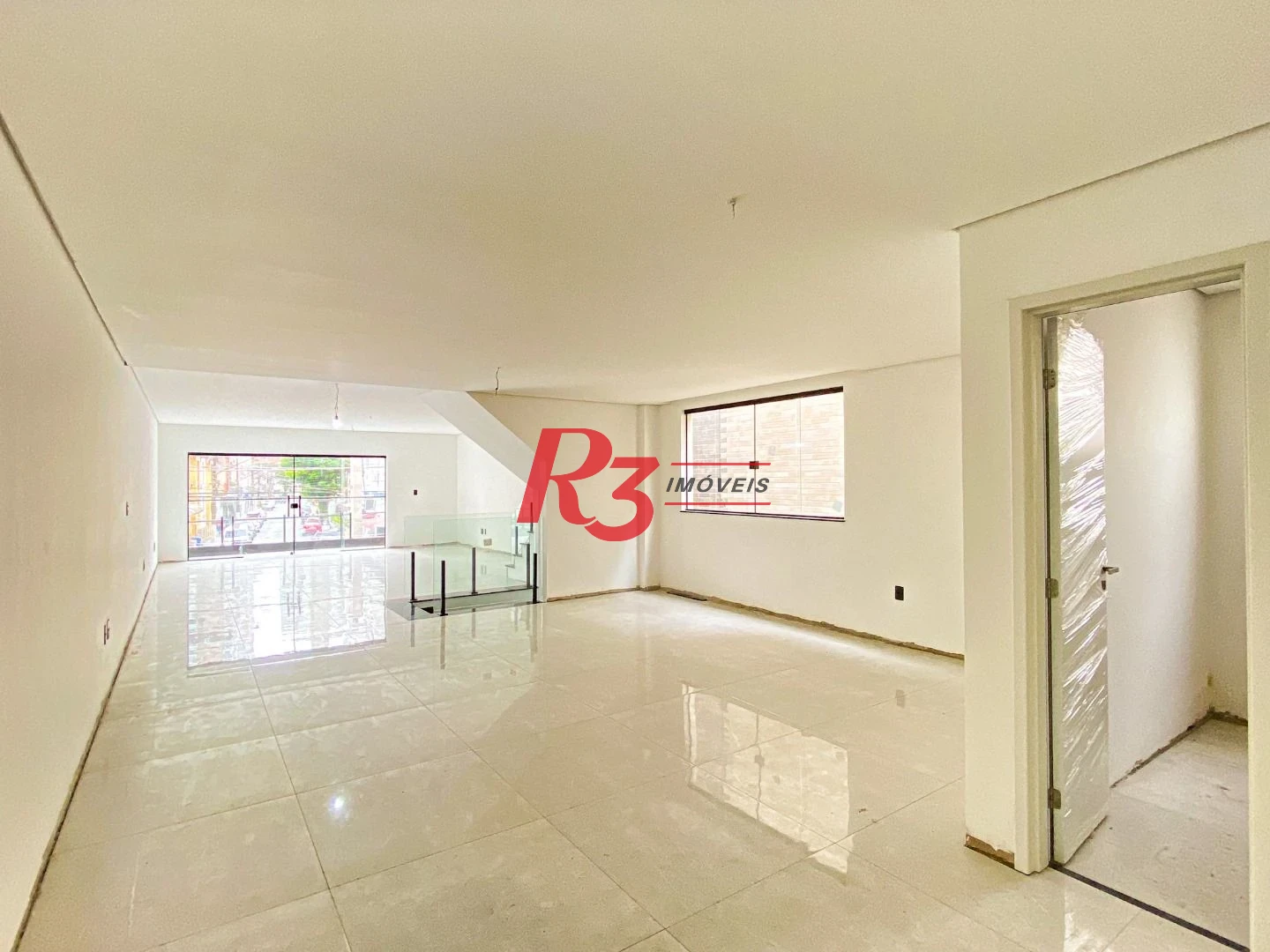 Sobrado com 3 dormitórios à venda, 300 m² por R$ 2.190.000,00 - Embaré - Santos/SP