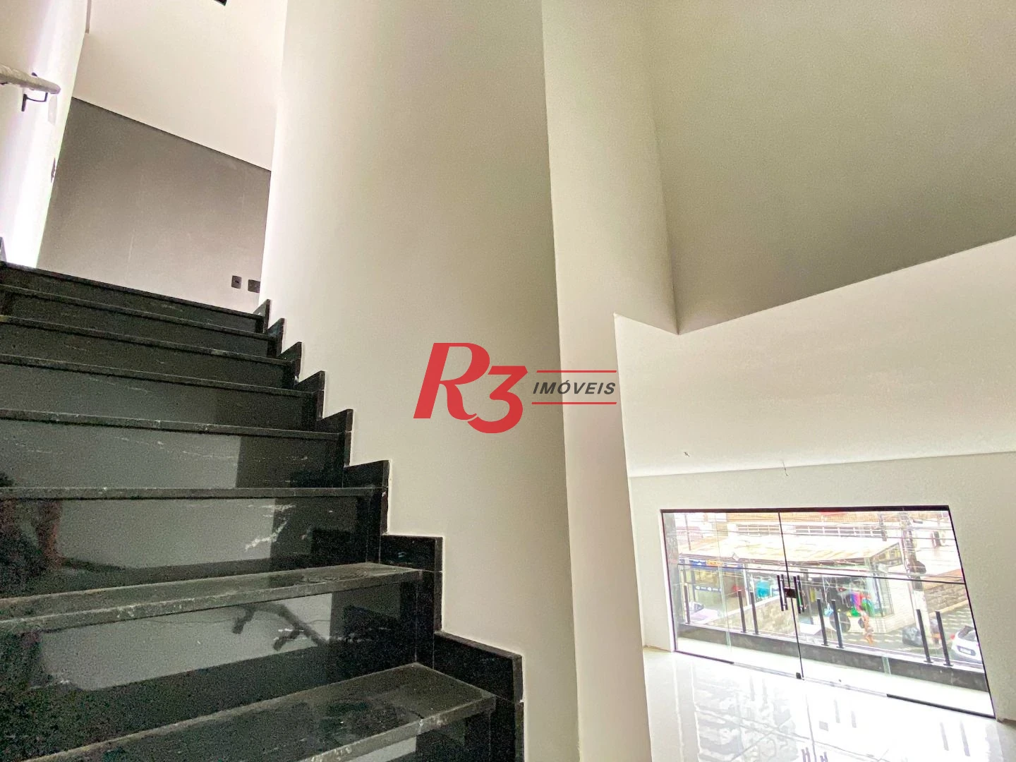 Sobrado com 3 dormitórios à venda, 300 m² por R$ 2.190.000,00 - Embaré - Santos/SP