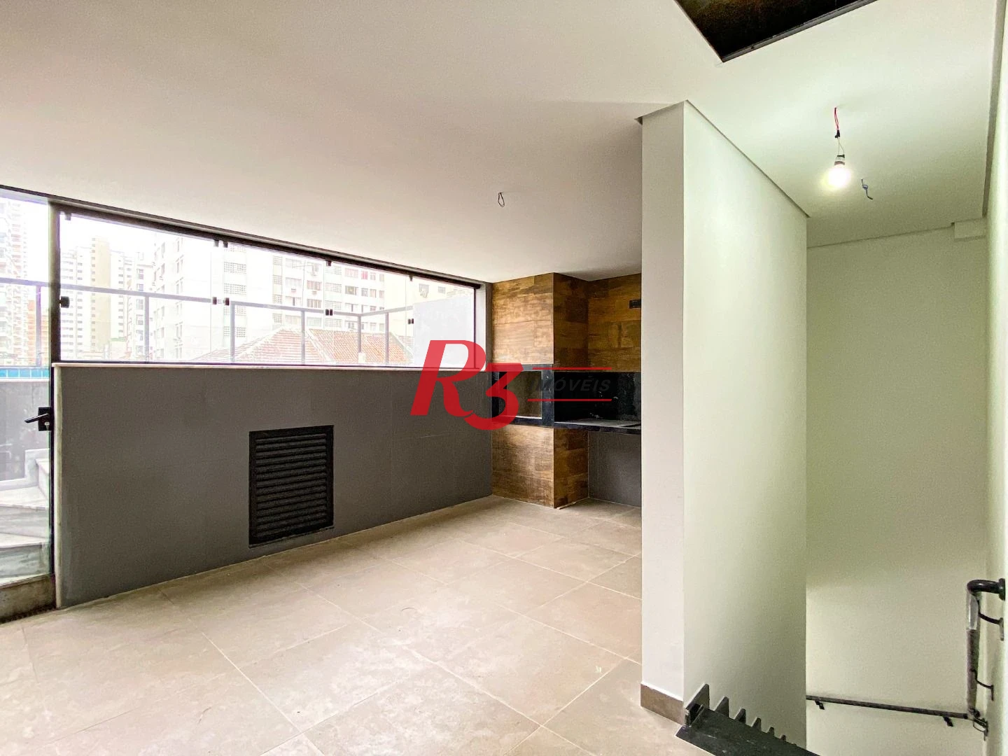 Sobrado com 3 dormitórios à venda, 300 m² por R$ 2.190.000,00 - Embaré - Santos/SP