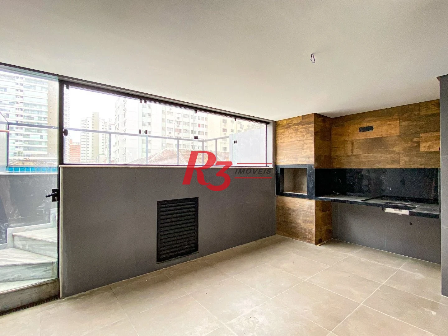 Sobrado com 3 dormitórios à venda, 300 m² por R$ 2.190.000,00 - Embaré - Santos/SP