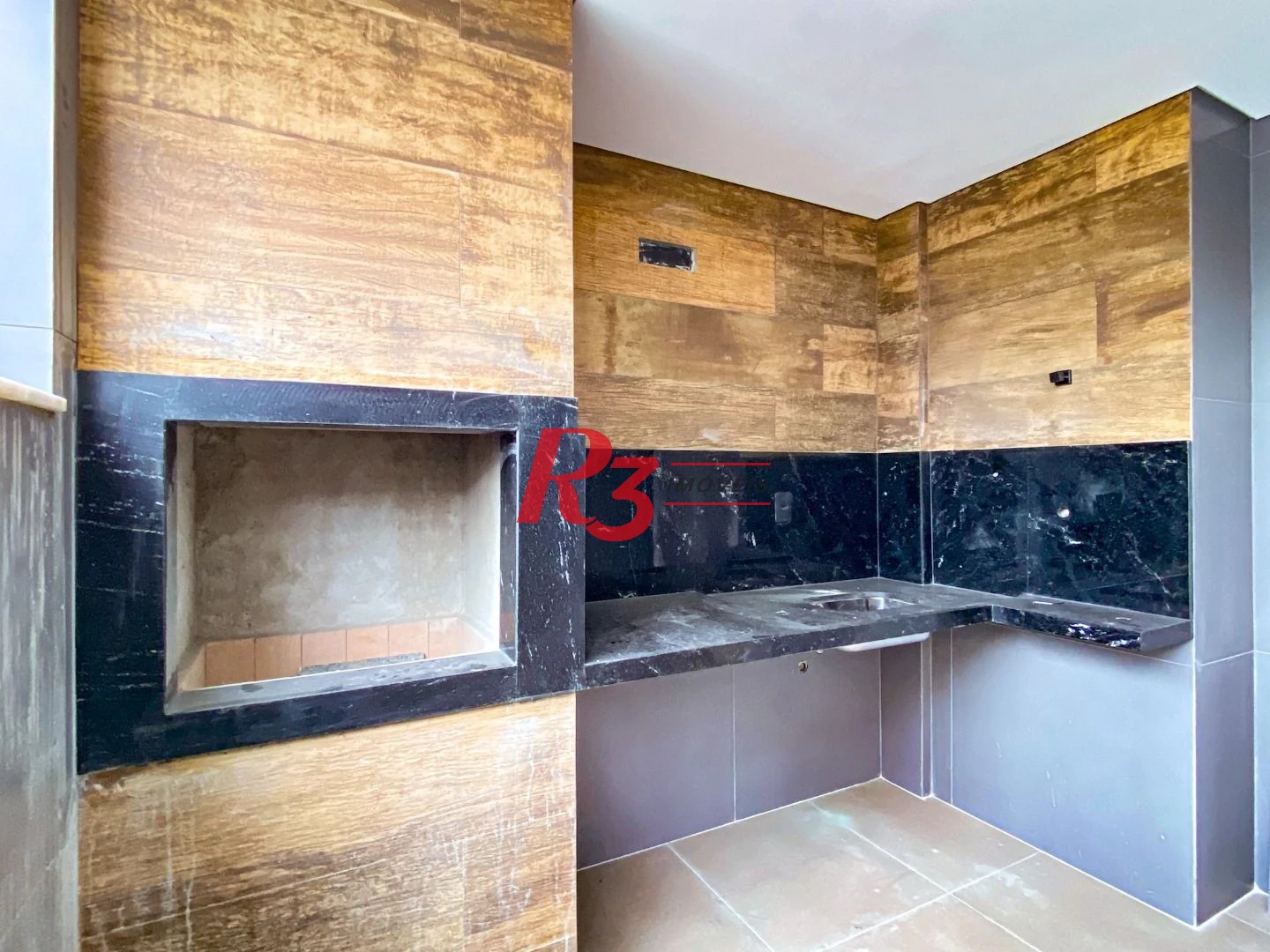 Sobrado com 3 dormitórios à venda, 300 m² por R$ 2.190.000,00 - Embaré - Santos/SP