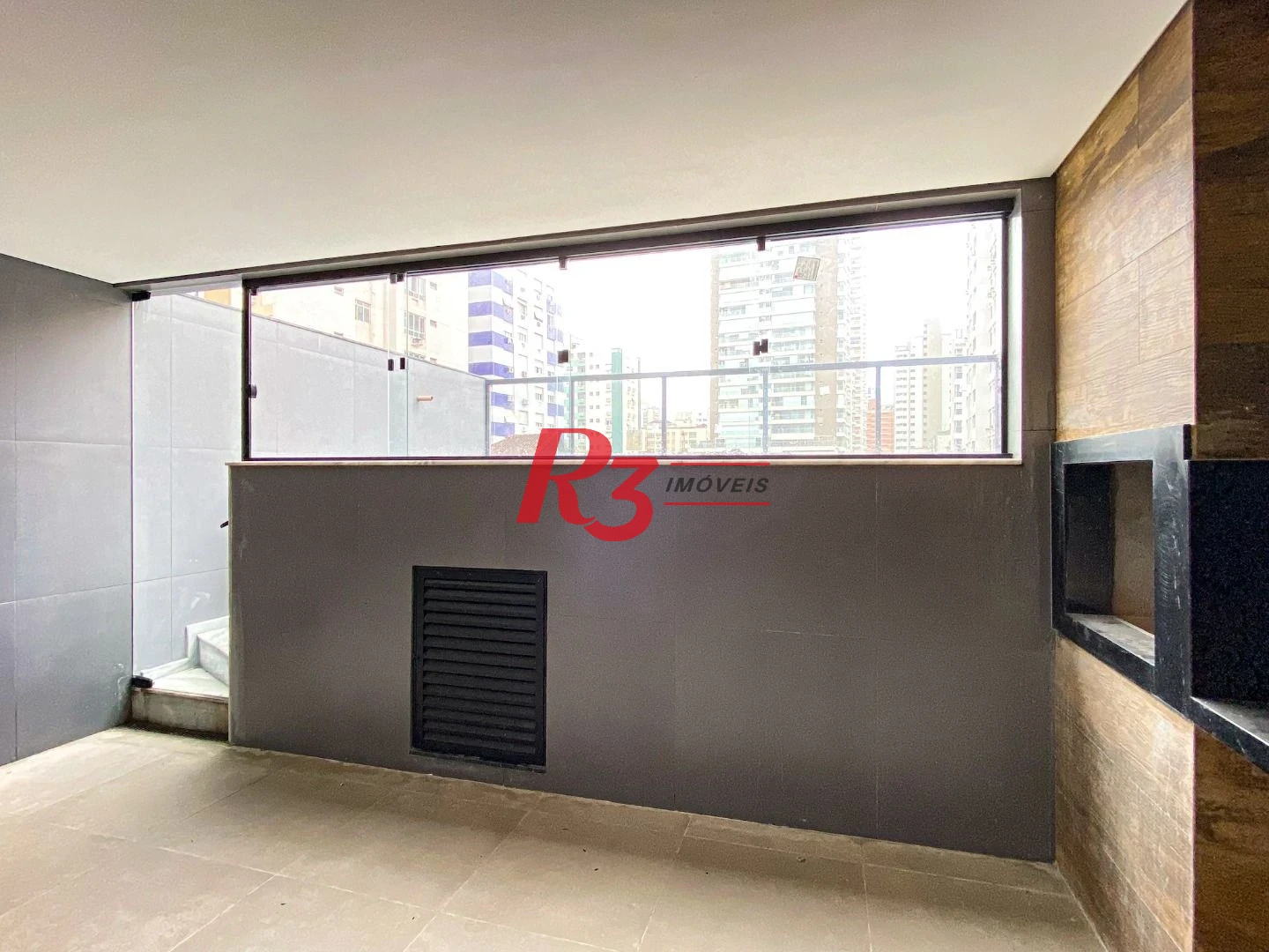 Sobrado com 3 dormitórios à venda, 300 m² por R$ 2.190.000,00 - Embaré - Santos/SP