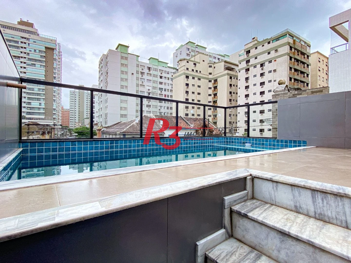 Sobrado com 3 dormitórios à venda, 300 m² por R$ 2.190.000,00 - Embaré - Santos/SP