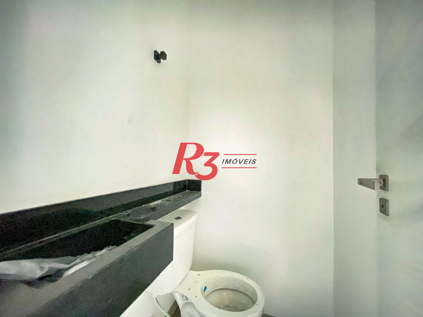Sobrado com 3 dormitórios à venda, 300 m² por R$ 2.190.000,00 - Embaré - Santos/SP