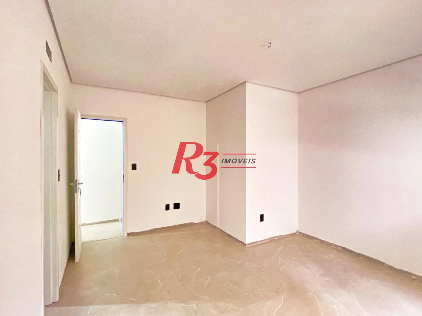 Sobrado com 3 dormitórios à venda, 300 m² por R$ 2.190.000,00 - Embaré - Santos/SP