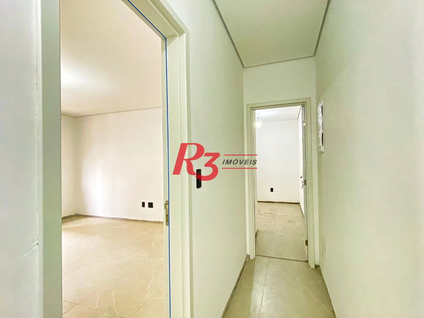 Sobrado com 3 dormitórios à venda, 300 m² por R$ 2.190.000,00 - Embaré - Santos/SP