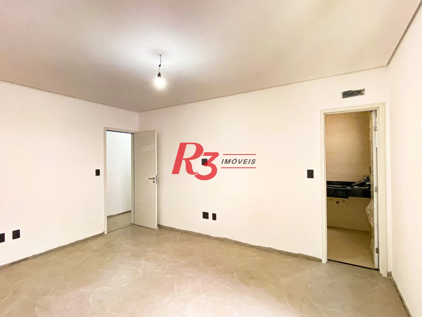 Sobrado com 3 dormitórios à venda, 300 m² por R$ 2.190.000,00 - Embaré - Santos/SP