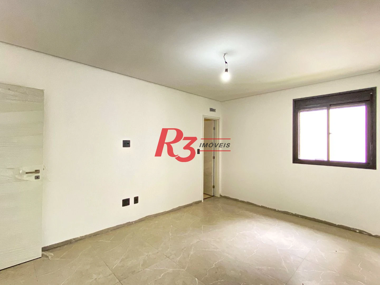 Sobrado com 3 dormitórios à venda, 300 m² por R$ 2.190.000,00 - Embaré - Santos/SP
