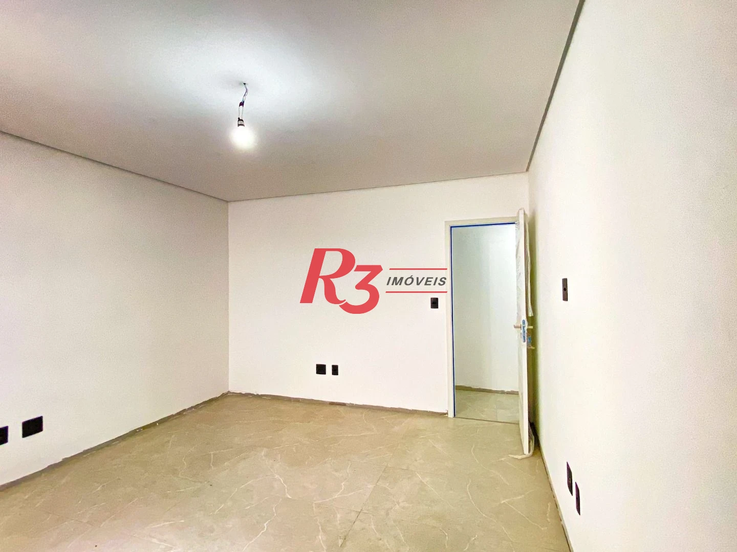 Sobrado com 3 dormitórios à venda, 300 m² por R$ 2.190.000,00 - Embaré - Santos/SP