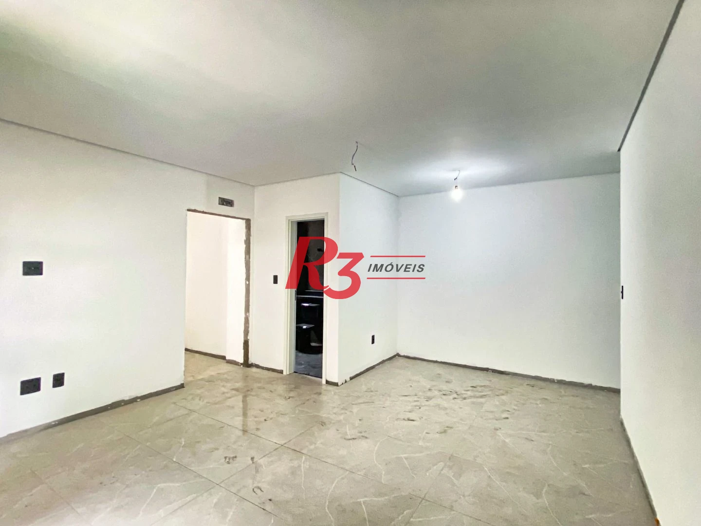 Sobrado com 3 dormitórios à venda, 300 m² por R$ 2.190.000,00 - Embaré - Santos/SP