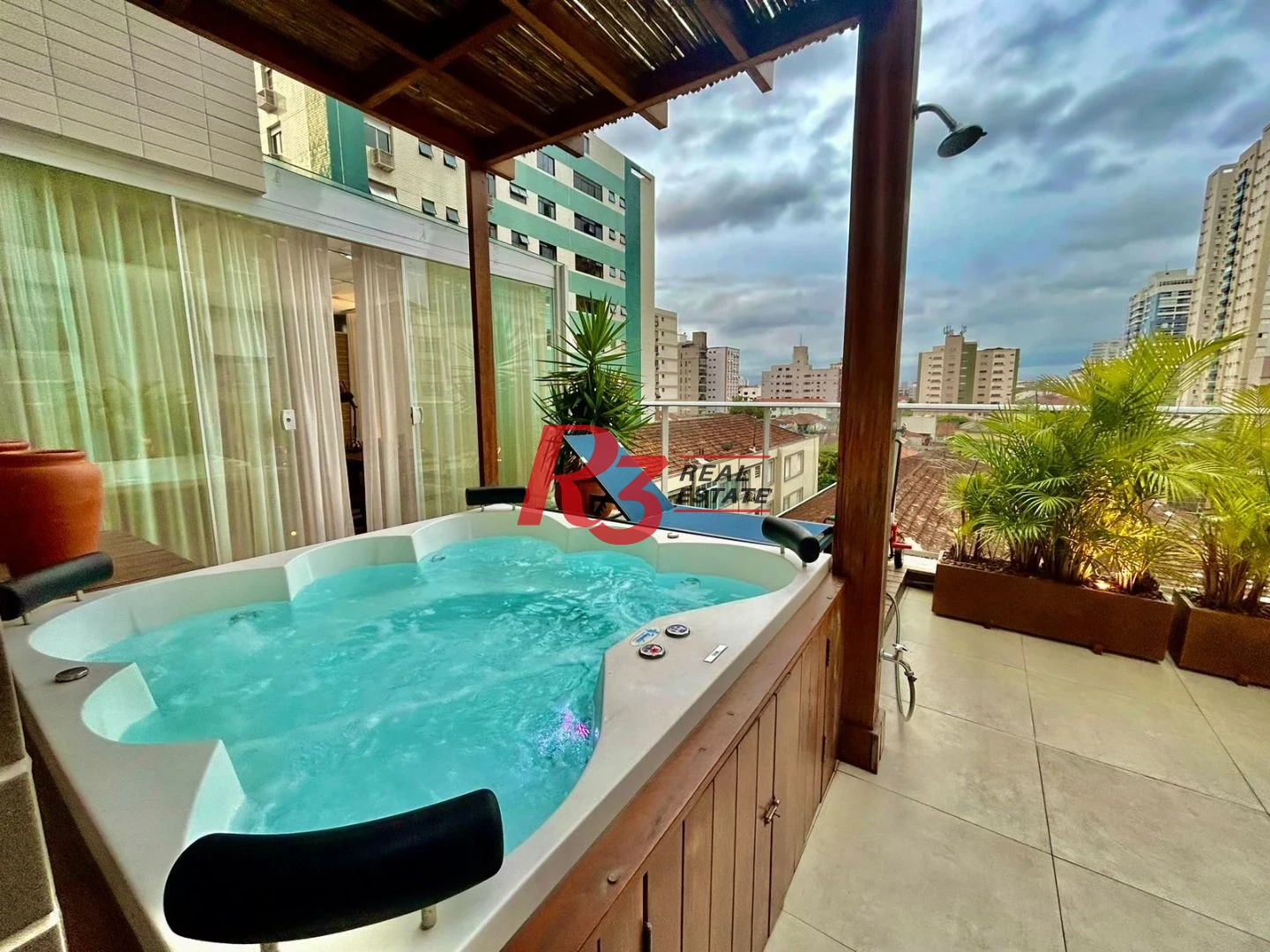 Apartamento Garden com 2 dormitórios à venda, 173 m² por R$ 2.390.000,00 - Embaré - Santos/SP