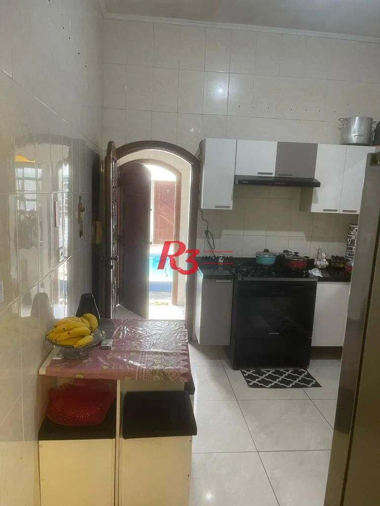 Casa com 4 dormitórios à venda, 340 m² por R$ 1.280.000,00 - Jardim Guassu - São Vicente/SP