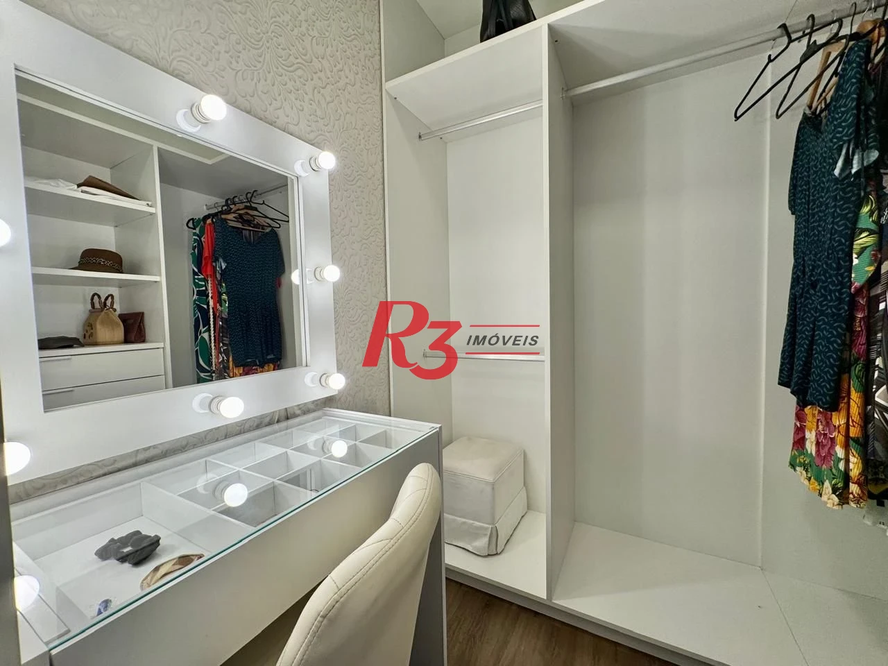 Apartamento com 3 dormitórios à venda, 127 m² por R$ 1.950.000,00 - Boqueirão - Santos/SP