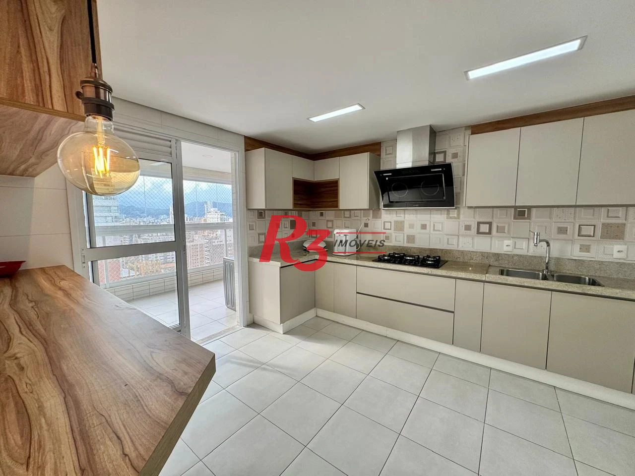 Apartamento com 3 dormitórios à venda, 127 m² por R$ 1.950.000,00 - Boqueirão - Santos/SP