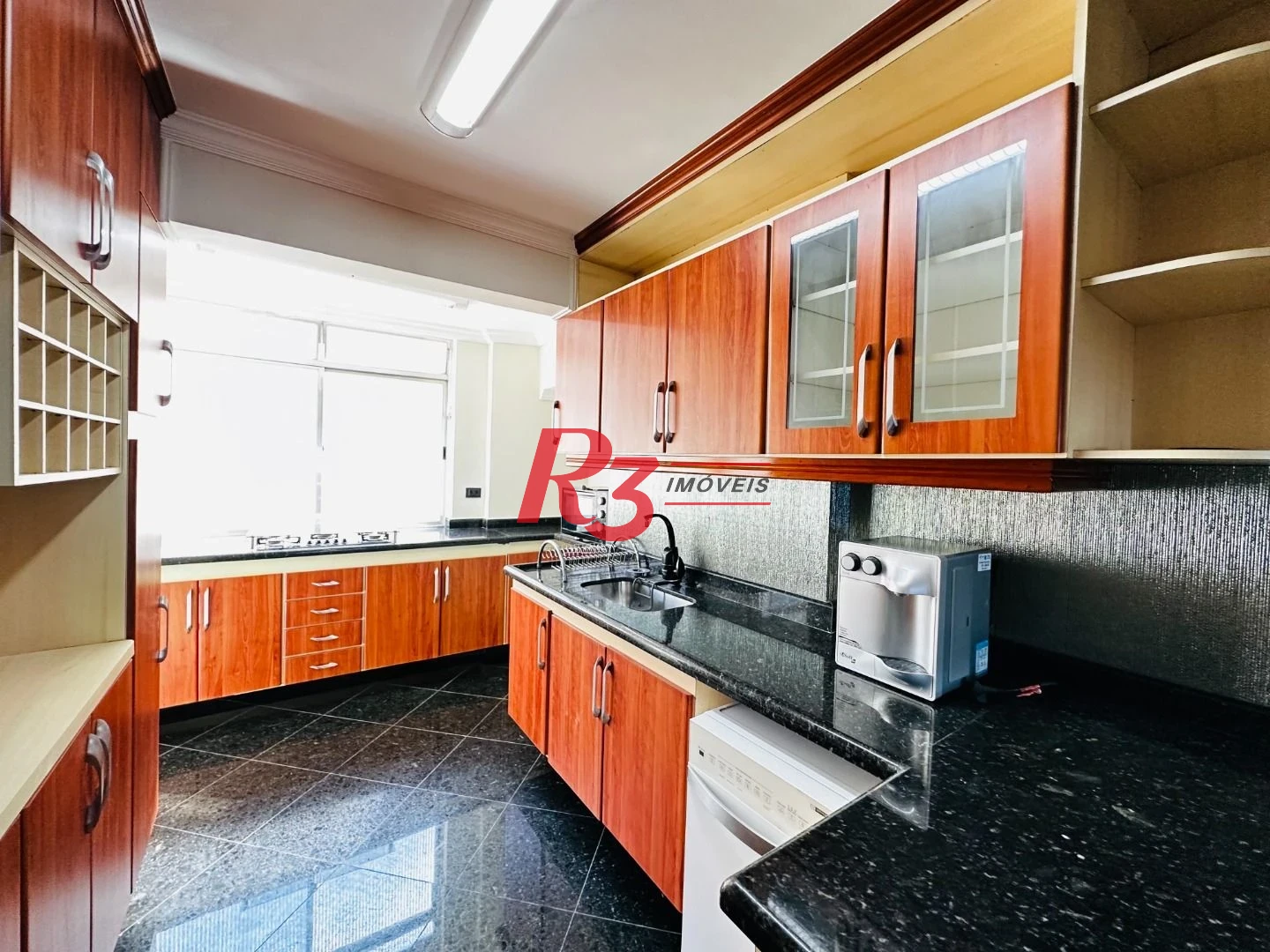 Apartamento com 3 dormitórios para alugar, 144 m² por R$ 9.500,02 - Gonzaga - Santos/SP