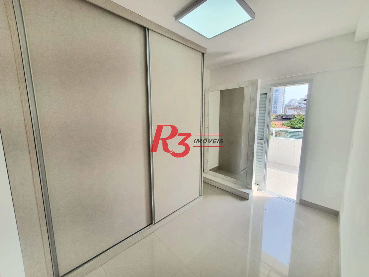 Apartamento Garden com 2 dormitórios,  m² - venda por R$ 750.000 ou aluguel por R$ 5.300/mês - Embaré - Santos/SP