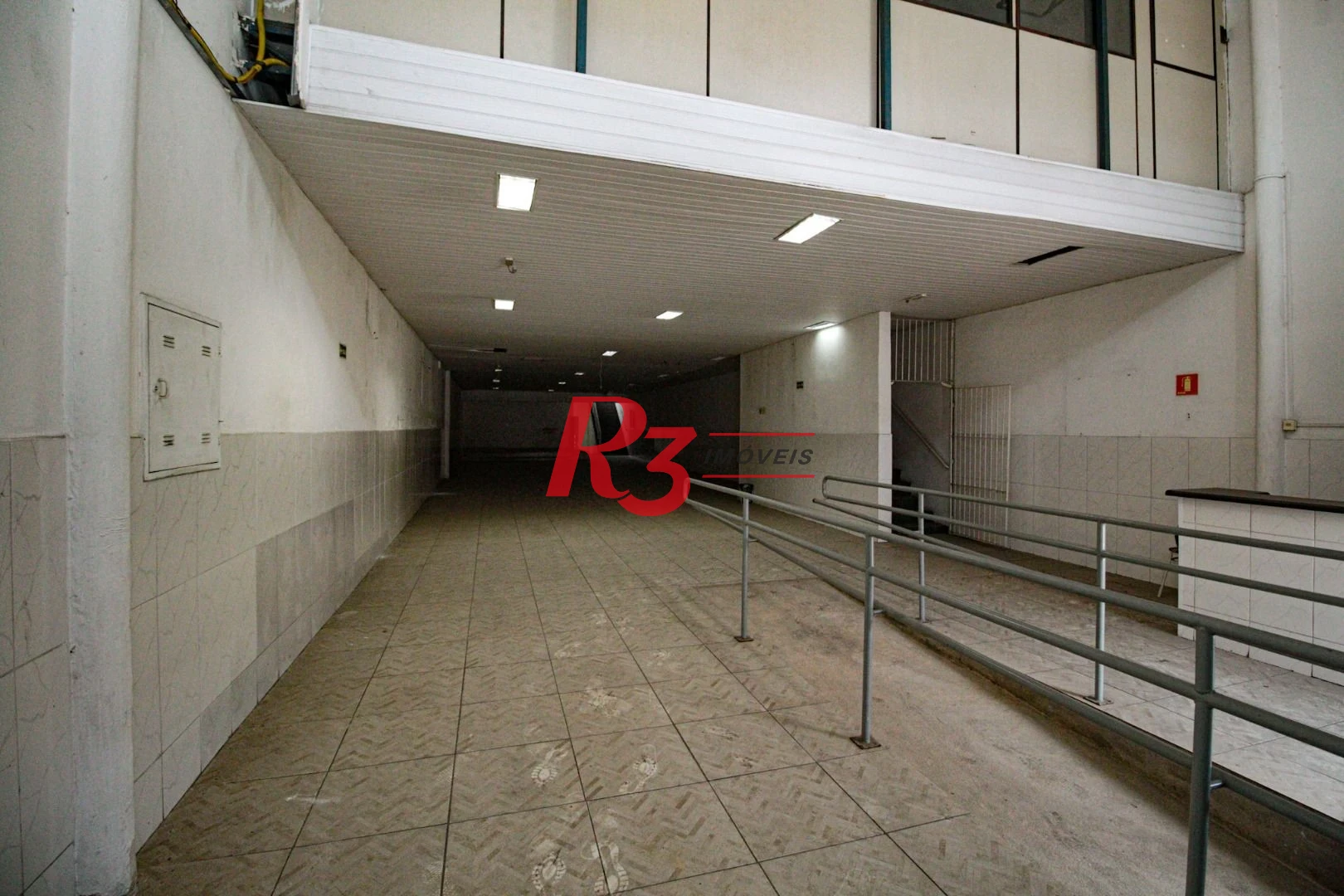 Prédio, 555 m² - venda por R$ 1.750.000,00 ou aluguel por R$ 10.000,00/mês - Valongo - Santos/SP