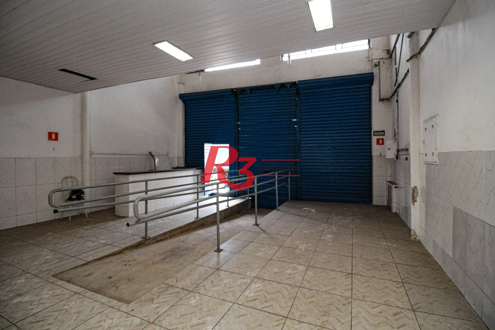Prédio, 555 m² - venda por R$ 1.750.000,00 ou aluguel por R$ 10.000,00/mês - Valongo - Santos/SP
