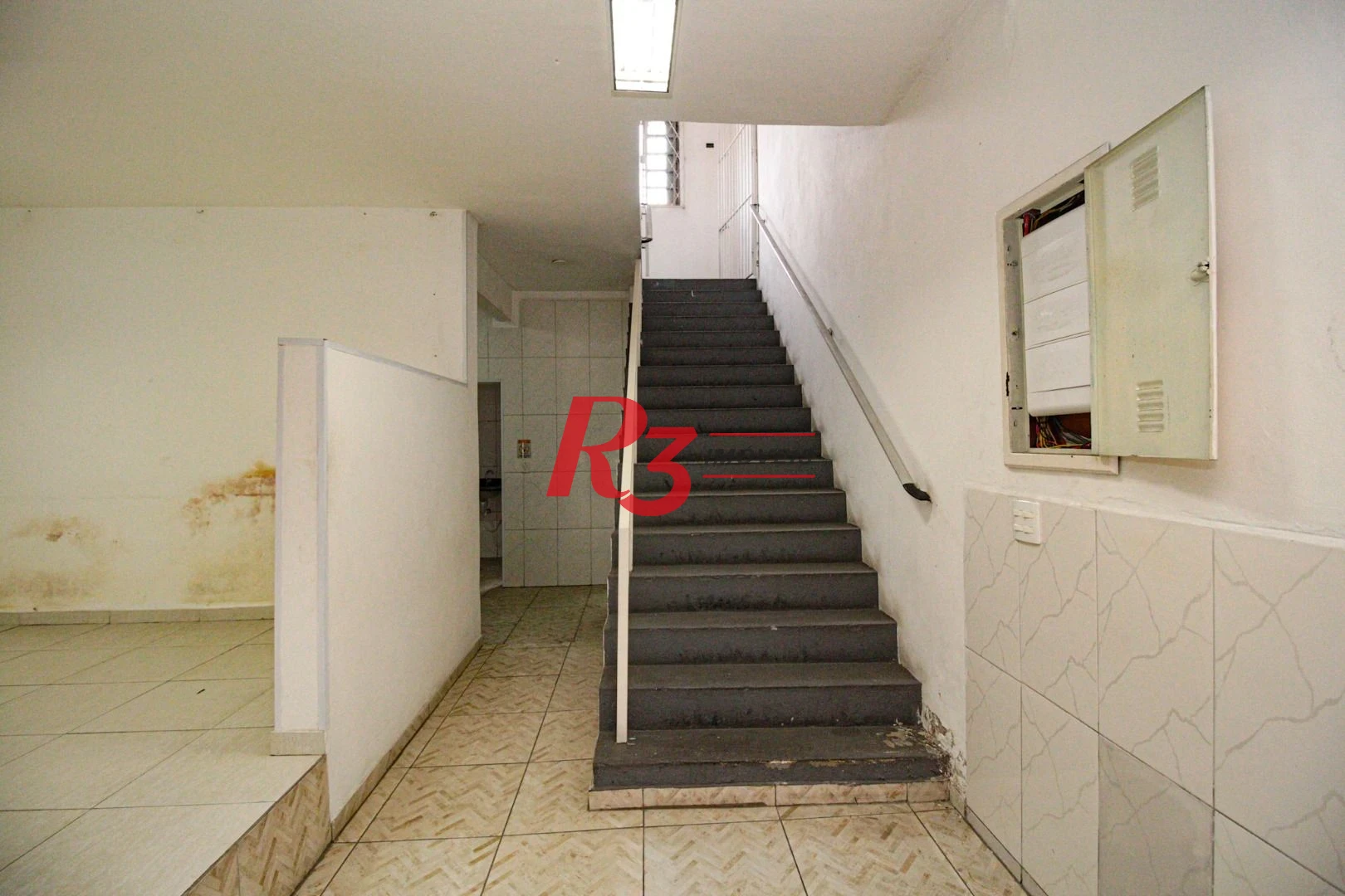 Prédio, 555 m² - venda por R$ 1.750.000,00 ou aluguel por R$ 10.000,00/mês - Valongo - Santos/SP