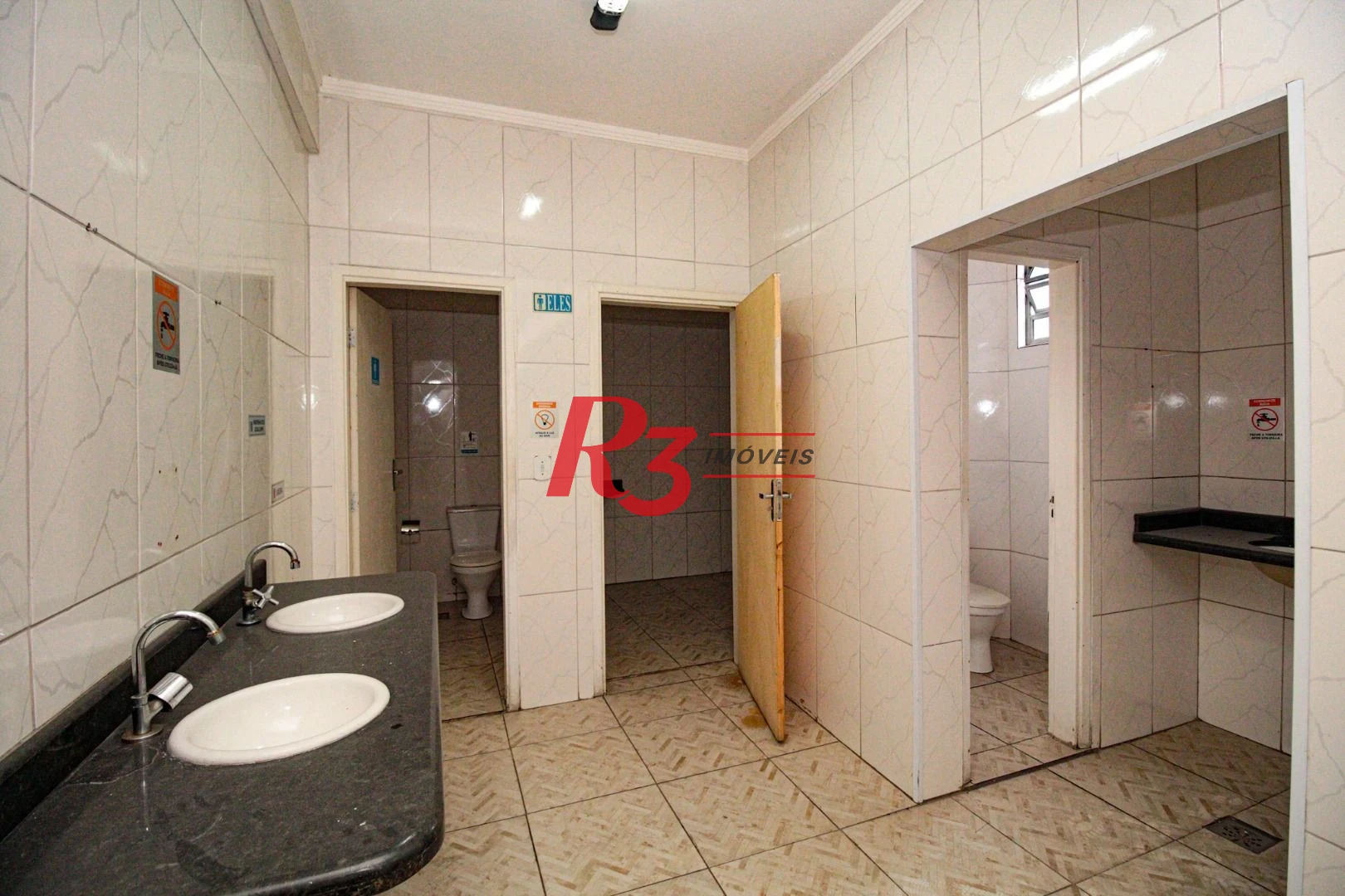Prédio, 555 m² - venda por R$ 1.750.000,00 ou aluguel por R$ 10.000,00/mês - Valongo - Santos/SP