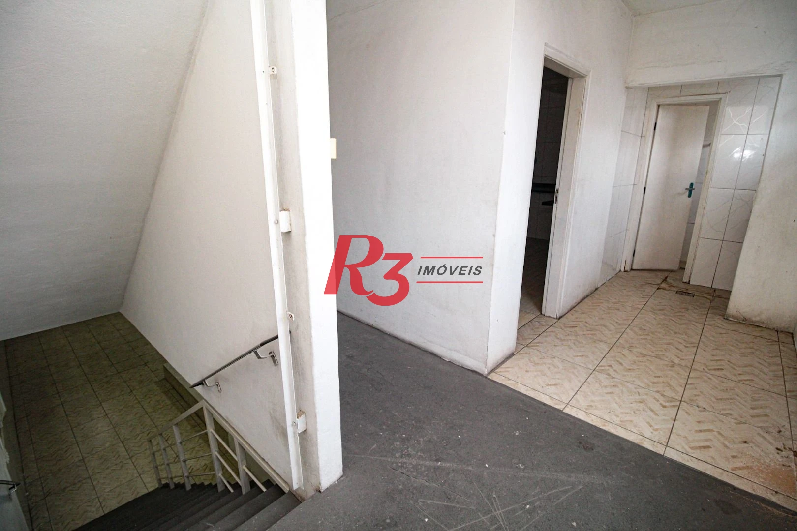 Prédio, 555 m² - venda por R$ 1.750.000,00 ou aluguel por R$ 10.000,00/mês - Valongo - Santos/SP