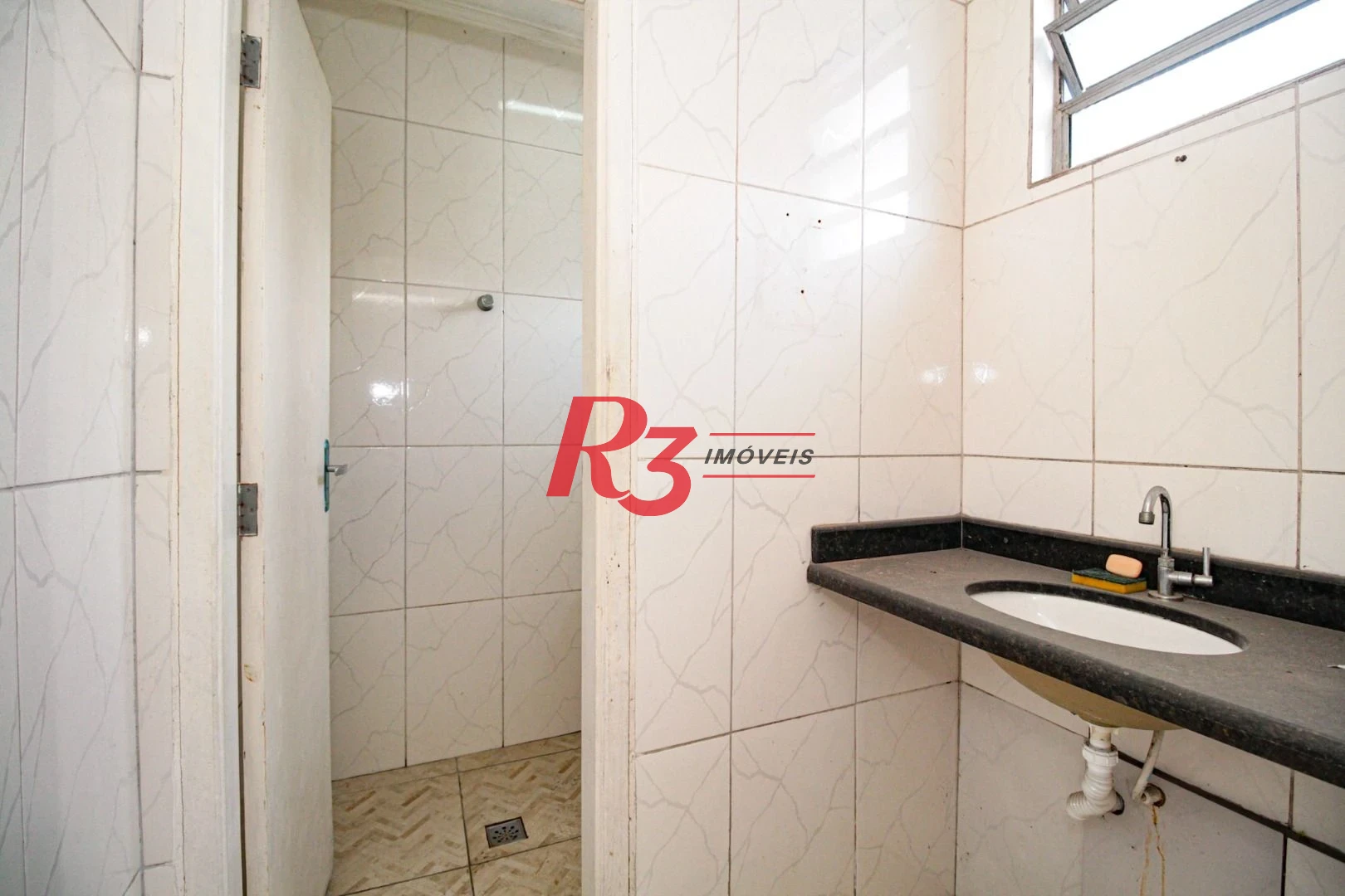Prédio, 555 m² - venda por R$ 1.750.000,00 ou aluguel por R$ 10.000,00/mês - Valongo - Santos/SP