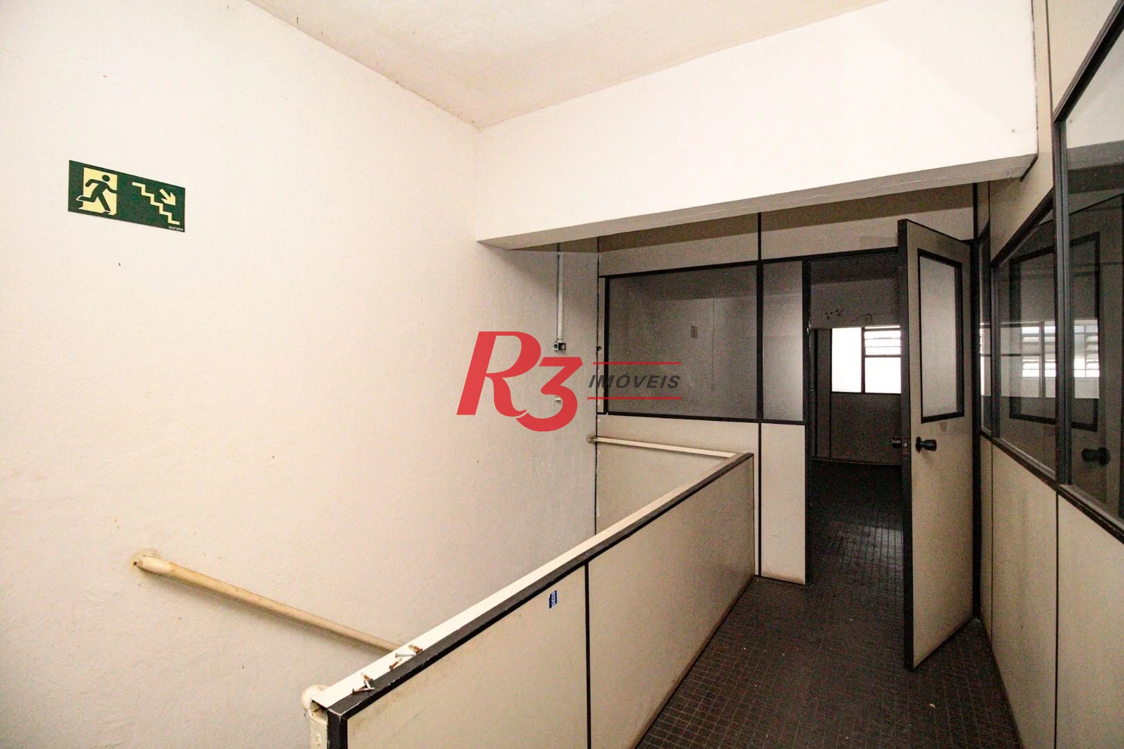 Prédio, 555 m² - venda por R$ 1.750.000,00 ou aluguel por R$ 10.000,00/mês - Valongo - Santos/SP