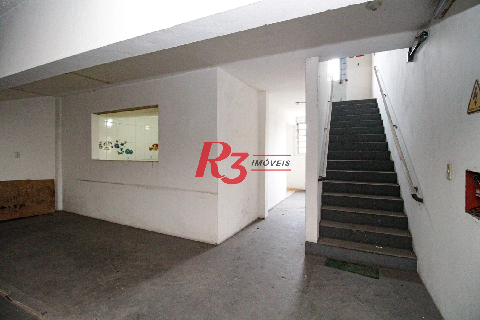 Prédio, 555 m² - venda por R$ 1.750.000,00 ou aluguel por R$ 10.000,00/mês - Valongo - Santos/SP