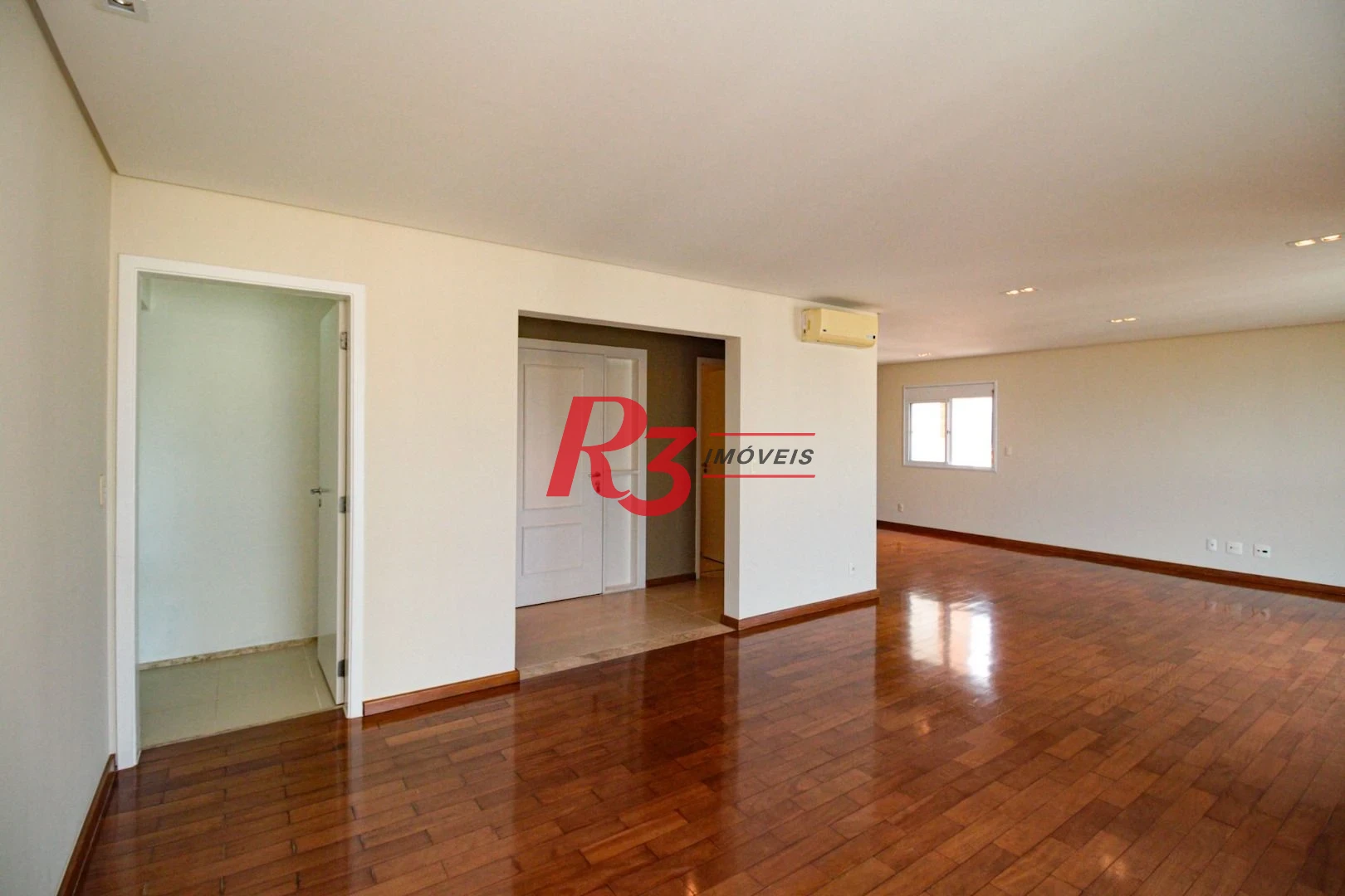 Apartamento com 3 dormitórios para alugar, 198 m² por R$ 19.500,02/mês - Embaré - Santos/SP