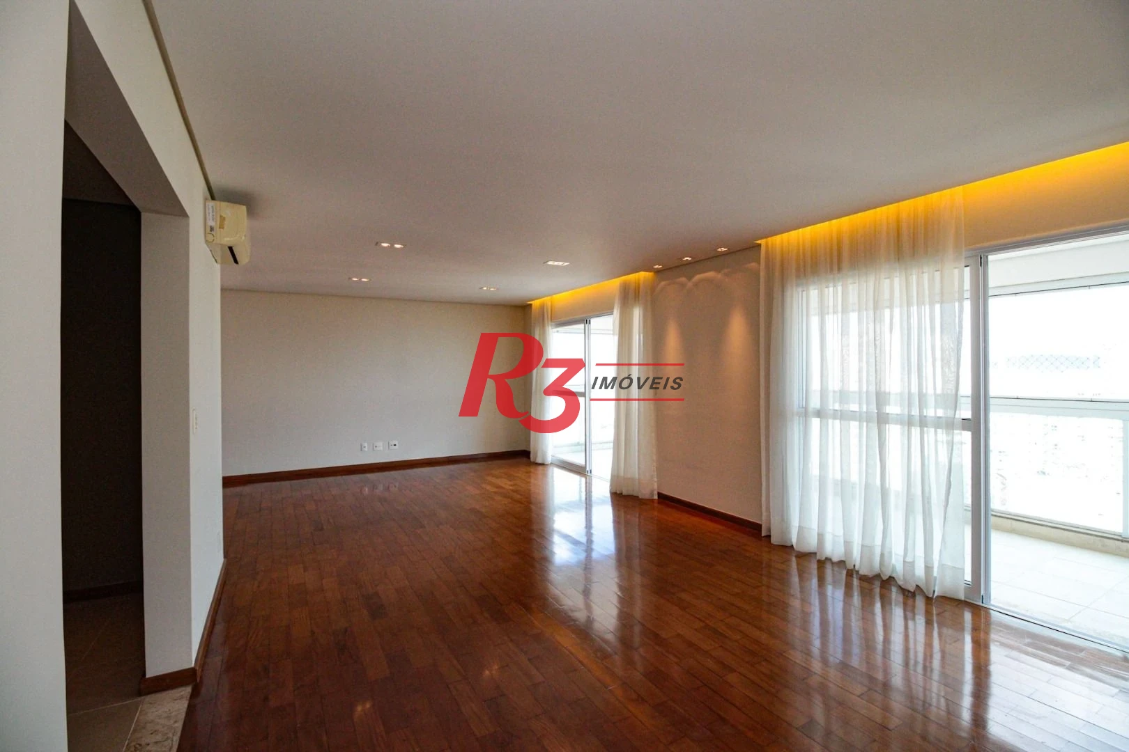 Apartamento com 3 dormitórios para alugar, 198 m² por R$ 19.500,02/mês - Embaré - Santos/SP