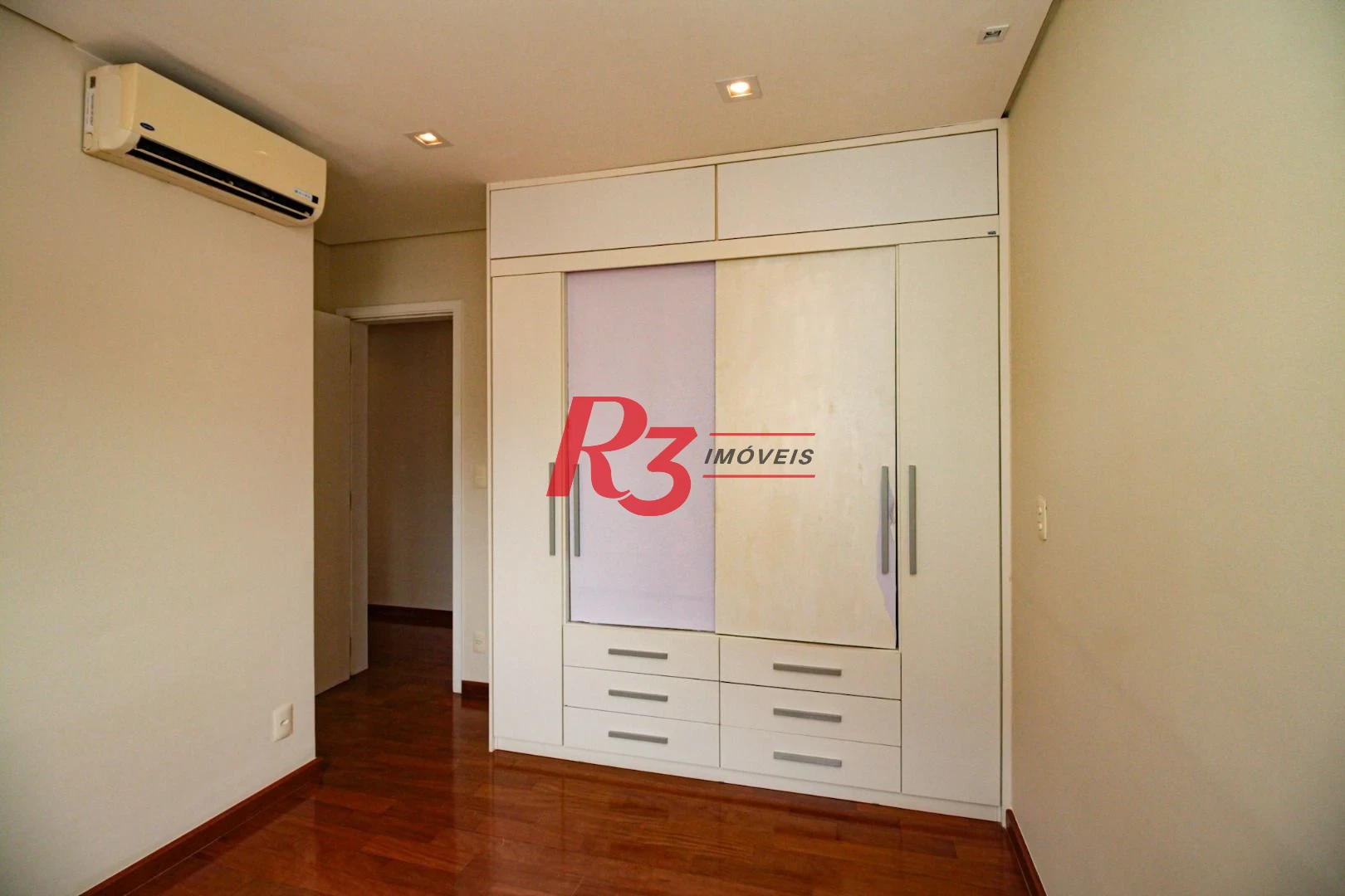Apartamento com 3 dormitórios para alugar, 198 m² por R$ 19.500,02/mês - Embaré - Santos/SP