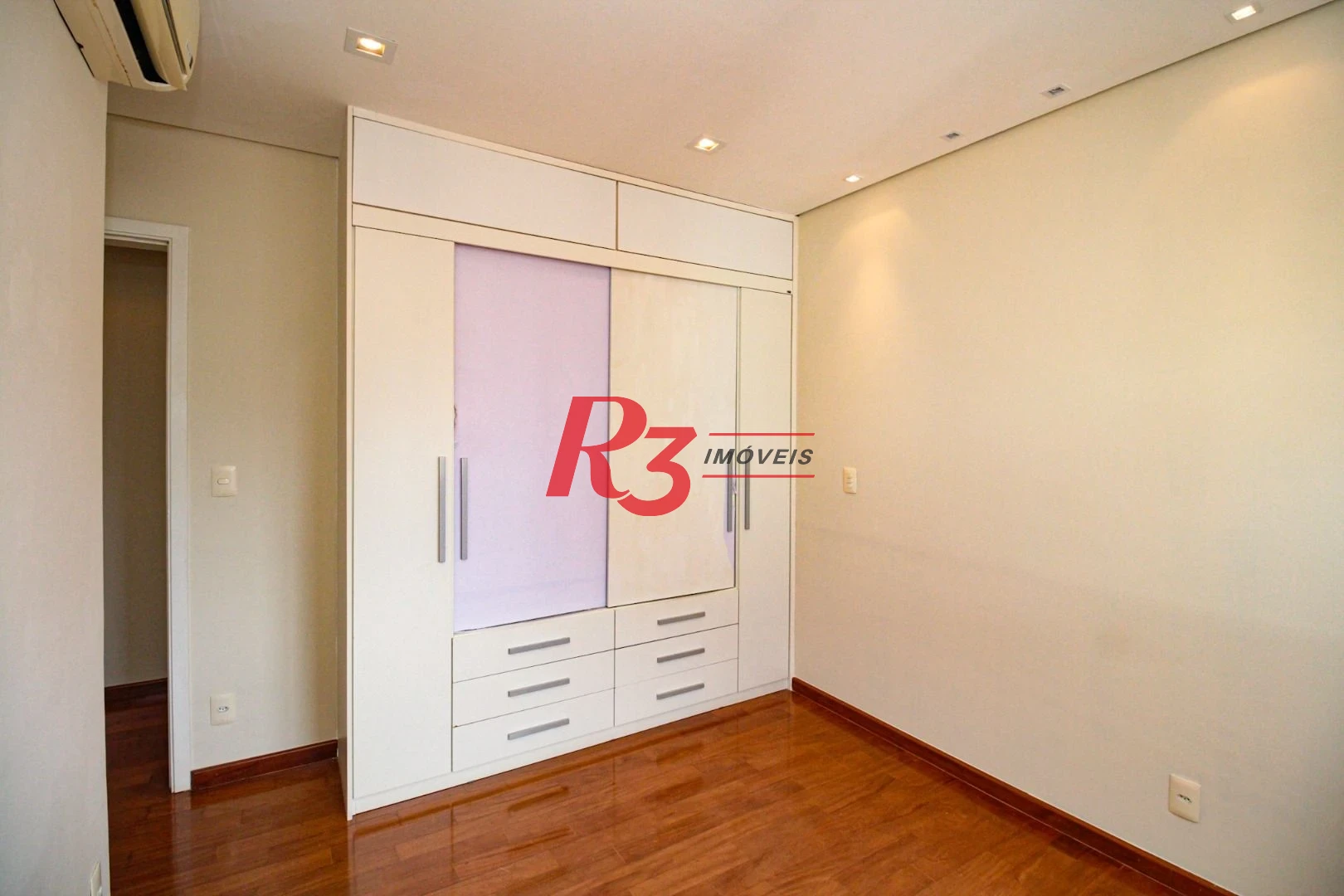 Apartamento com 3 dormitórios para alugar, 198 m² por R$ 19.500,02/mês - Embaré - Santos/SP
