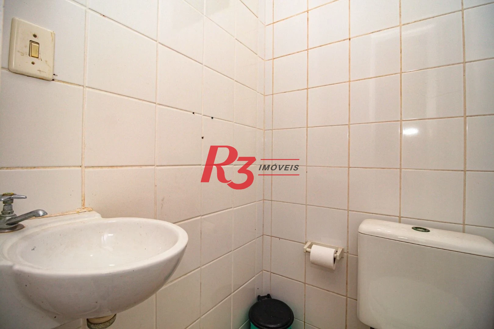 Sobrado com 3 dormitórios à venda, 220 m² por R$ 1.200.000,00 - Encruzilhada - Santos/SP