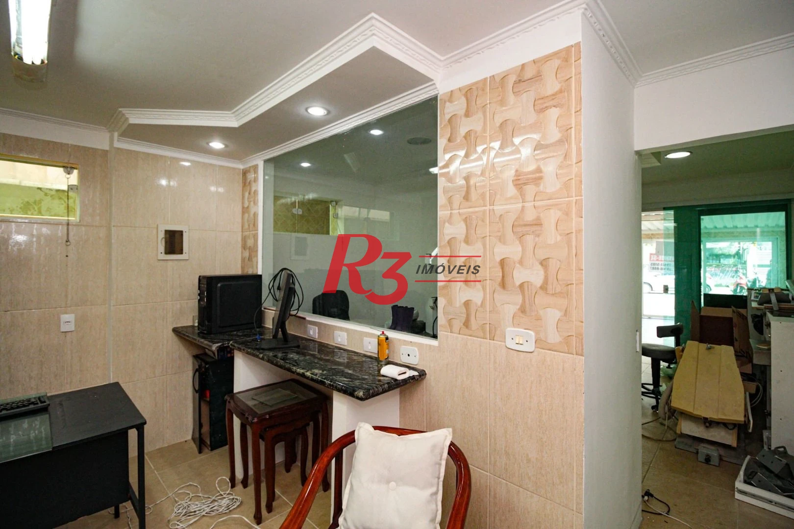 Sobrado com 3 dormitórios à venda, 220 m² por R$ 1.200.000,00 - Encruzilhada - Santos/SP