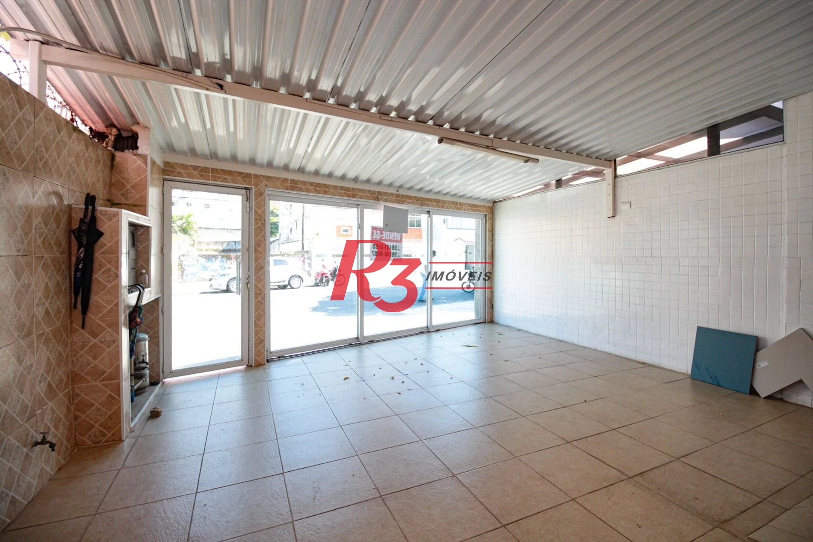 Sobrado com 3 dormitórios à venda, 220 m² por R$ 1.200.000,00 - Encruzilhada - Santos/SP