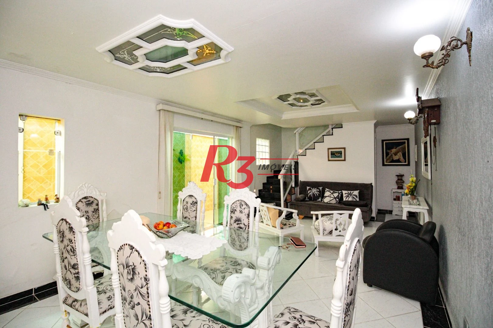 Sobrado com 3 dormitórios à venda, 220 m² por R$ 1.200.000,00 - Encruzilhada - Santos/SP