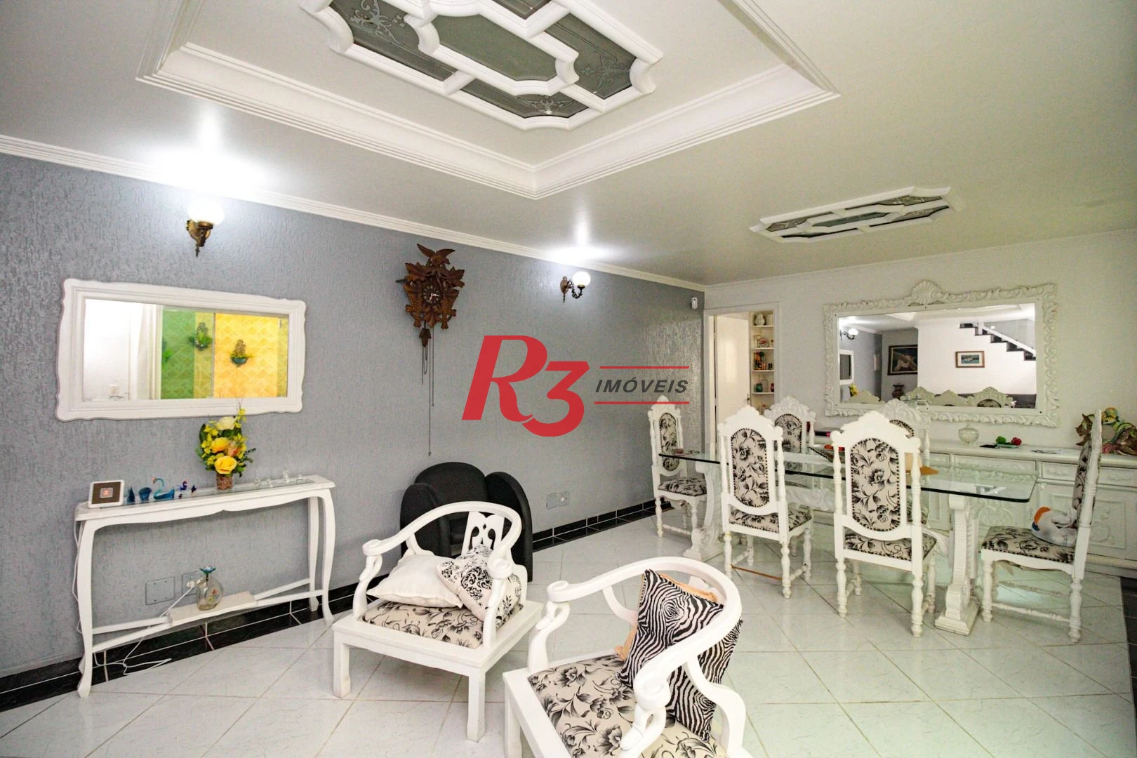 Sobrado com 3 dormitórios à venda, 220 m² por R$ 1.200.000,00 - Encruzilhada - Santos/SP