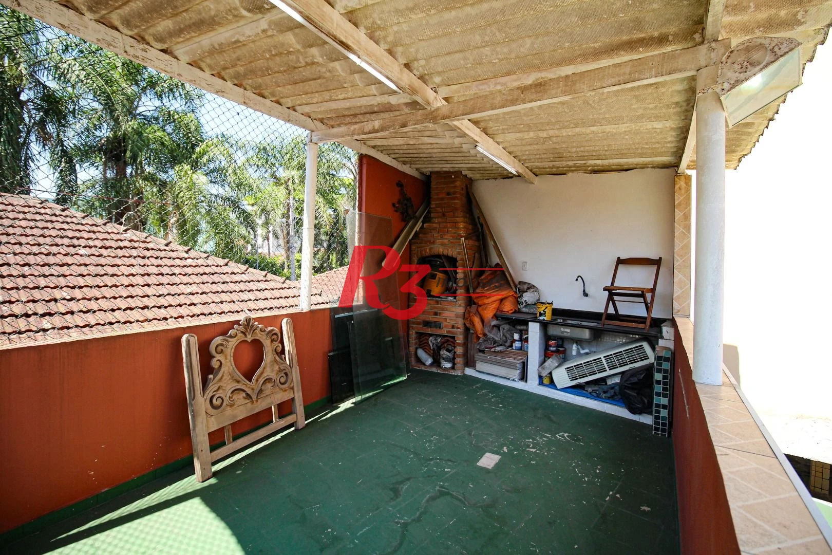Sobrado com 3 dormitórios à venda, 220 m² por R$ 1.200.000,00 - Encruzilhada - Santos/SP