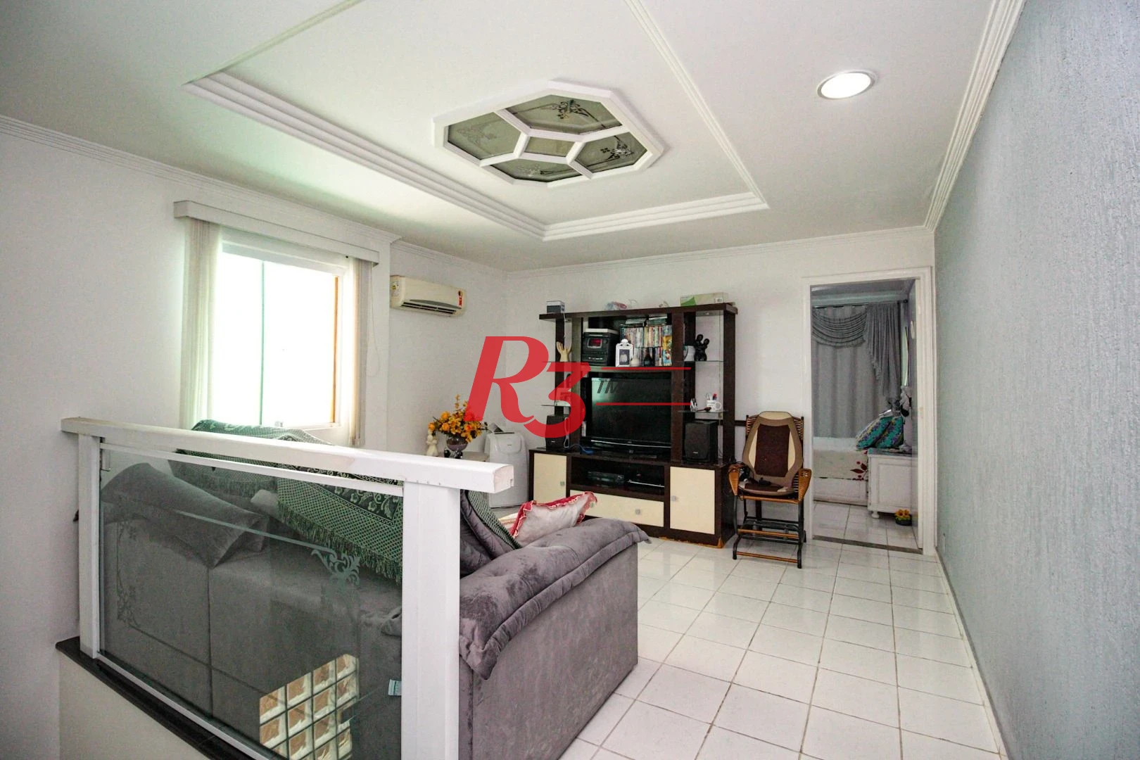 Sobrado com 3 dormitórios à venda, 220 m² por R$ 1.200.000,00 - Encruzilhada - Santos/SP