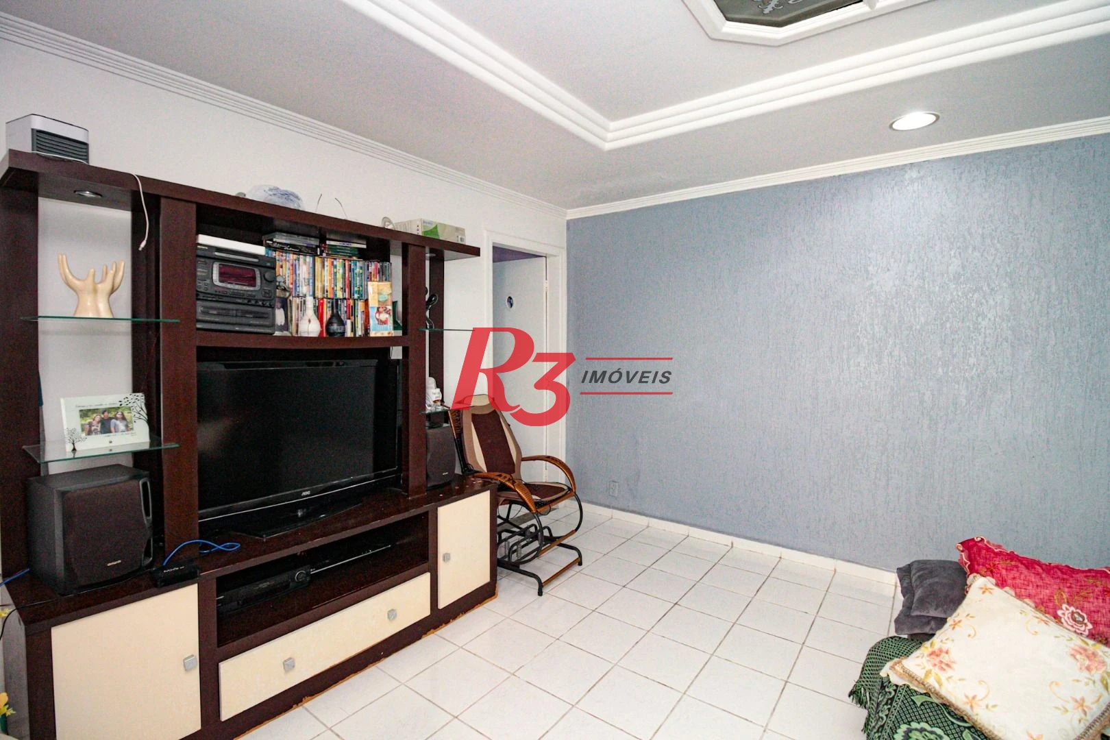 Sobrado com 3 dormitórios à venda, 220 m² por R$ 1.200.000,00 - Encruzilhada - Santos/SP
