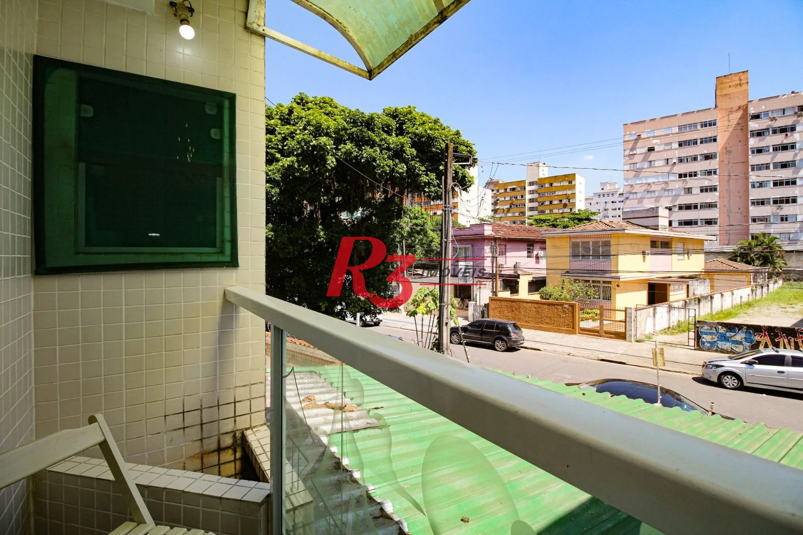 Sobrado com 3 dormitórios à venda, 220 m² por R$ 1.200.000,00 - Encruzilhada - Santos/SP