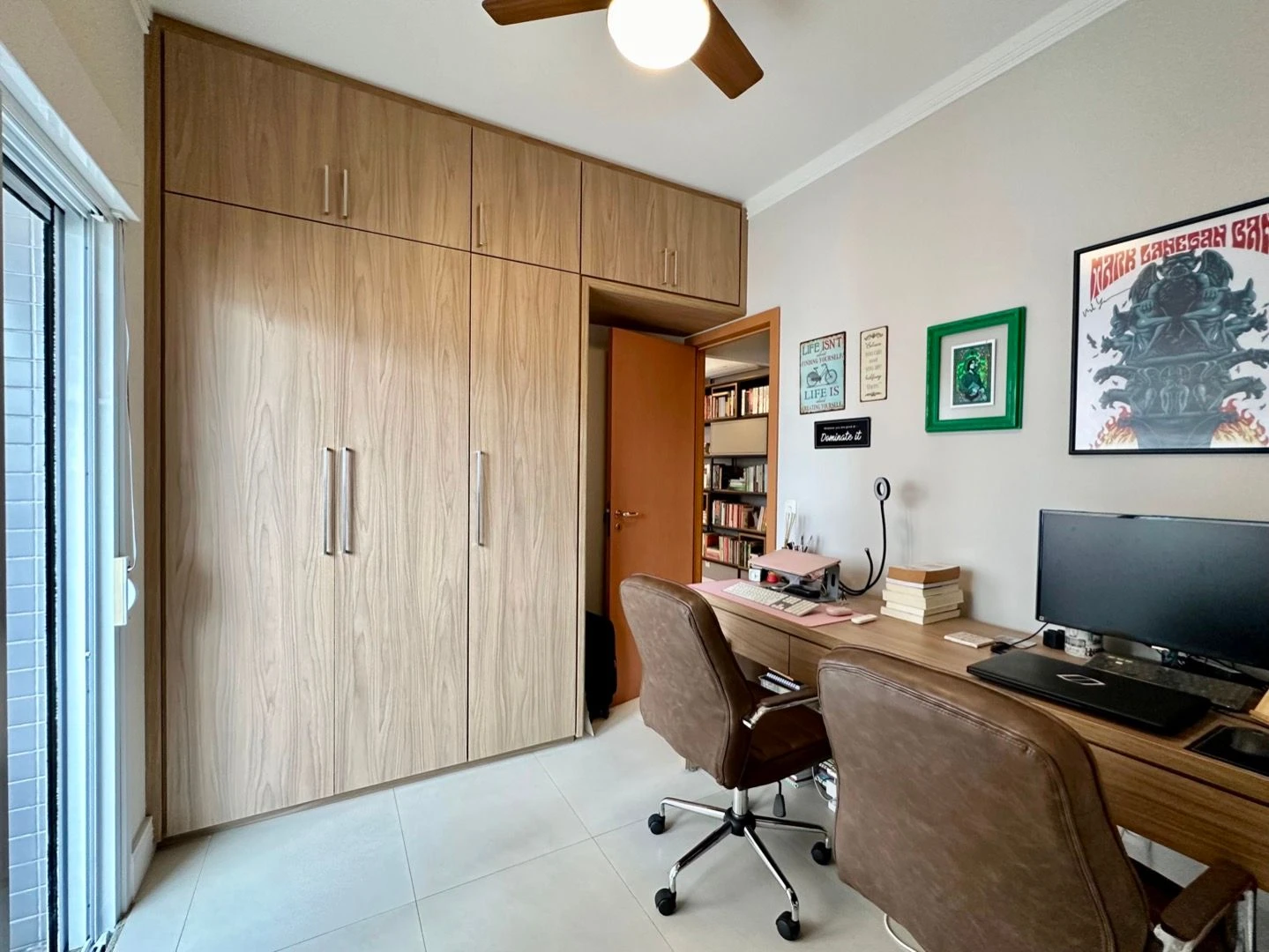 Apartamento com 2 dormitórios à venda, 82 m² por R$ 1.070.000,00 - Gonzaga - Santos/SP