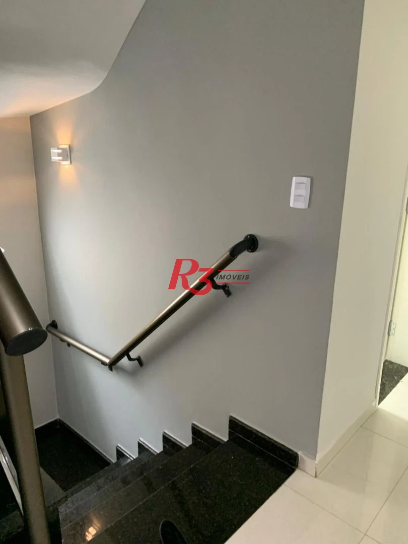 Casa com 3 dormitórios à venda, 200 m² por R$ 1.225.000,00 - Boqueirão - Santos/SP