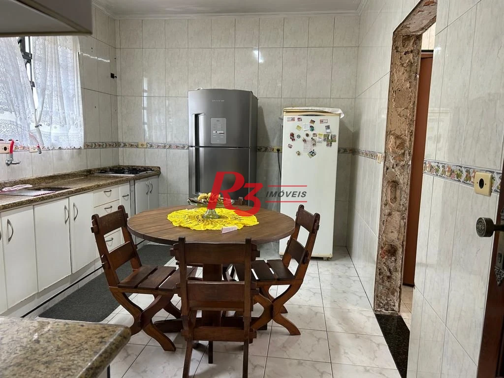 Sobrado com 4 dormitórios à venda, 160 m² por R$ 1.488.000,00 - Embaré - Santos/SP