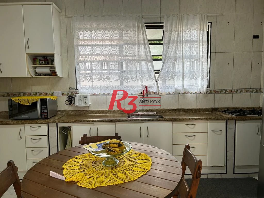 Sobrado com 4 dormitórios à venda, 160 m² por R$ 1.488.000,00 - Embaré - Santos/SP