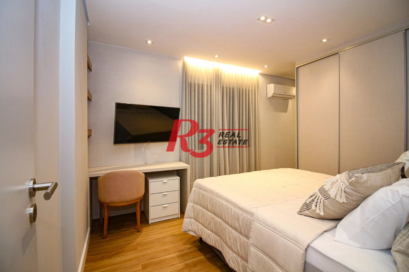 Apartamento com 4 dormitórios, 210 m² - venda por R$ 2.499.000,00 ou aluguel por R$ 19.300,00/mês - Embaré - Santos/SP