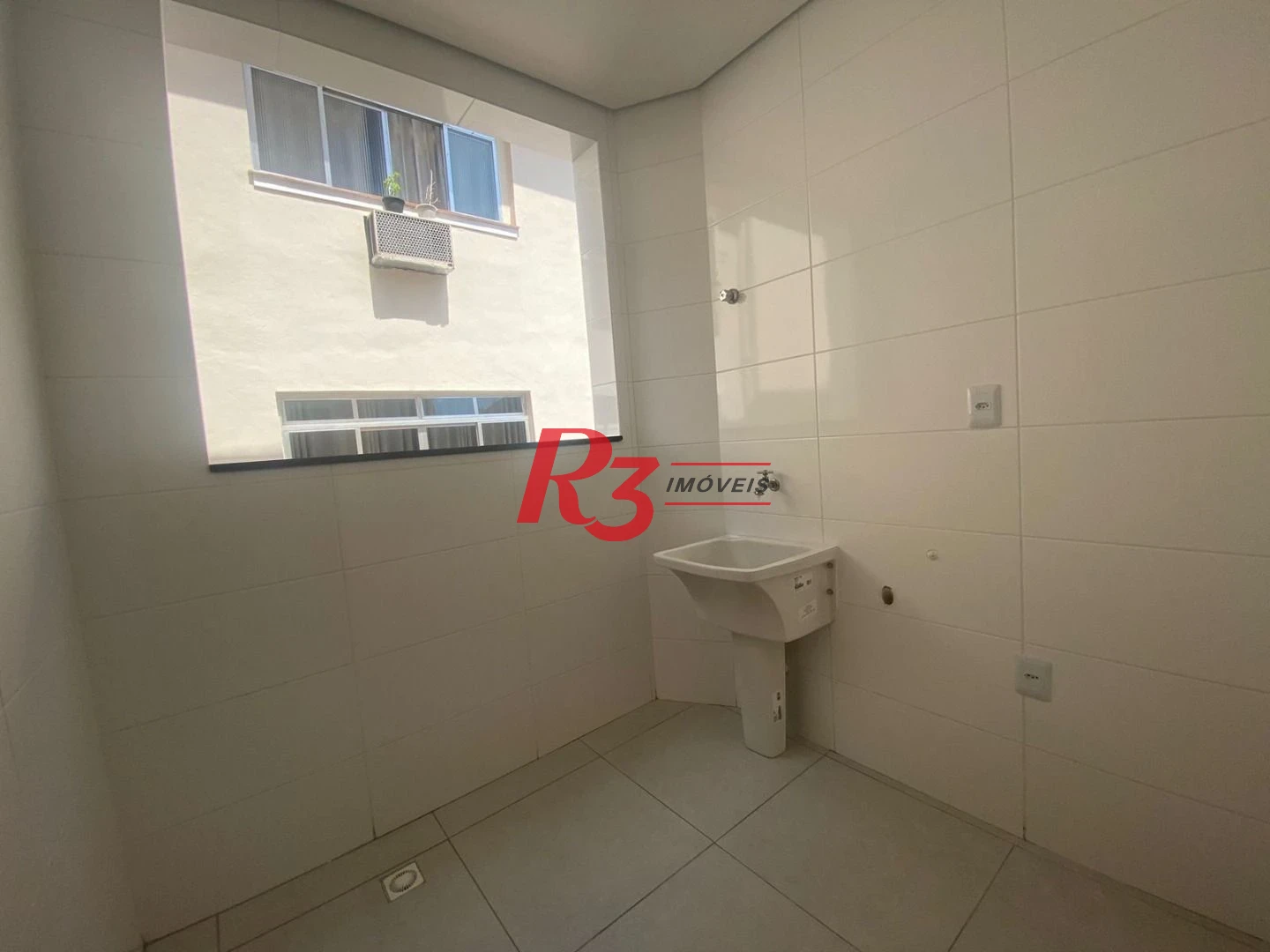 Casa com 3 dormitórios à venda, 147 m² por R$ 1.200.000,00 - Campo Grande - Santos/SP