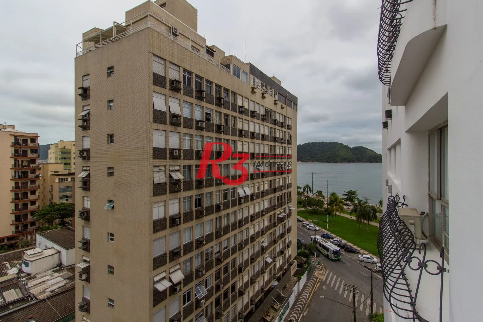 Apartamento com 3 dormitórios à venda, 140 m² por R$ 1.584.000,00 - Ponta da Praia - Santos/SP
