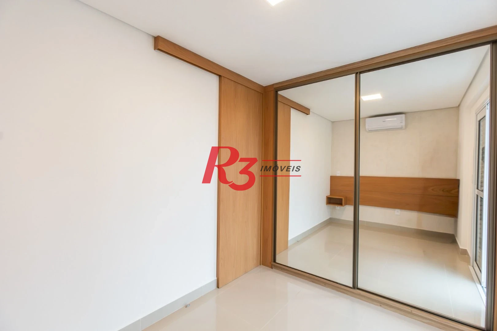Apartamento com 1 dormitório à venda, 53 m² por R$ 850.000,00 - Embaré - Santos/SP